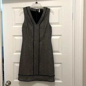 EUC Banana Republic sz 6 wool blend gray and black sheath dress like new!